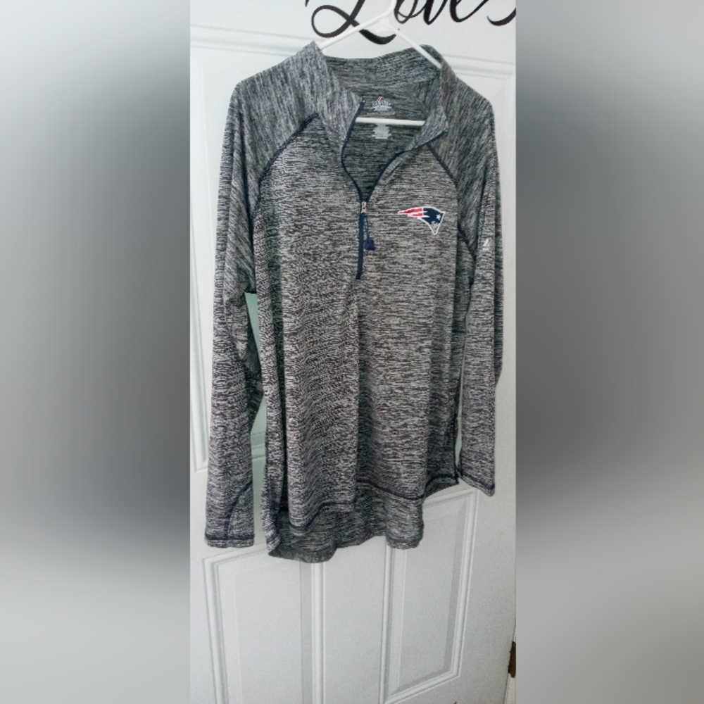 N.E Patriots pullover